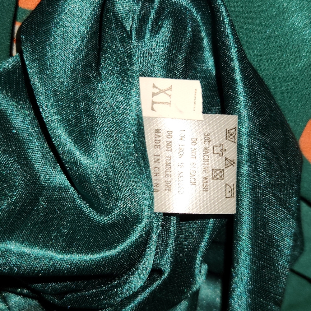 PRETTY DRESS !! - Picture 4 of 6